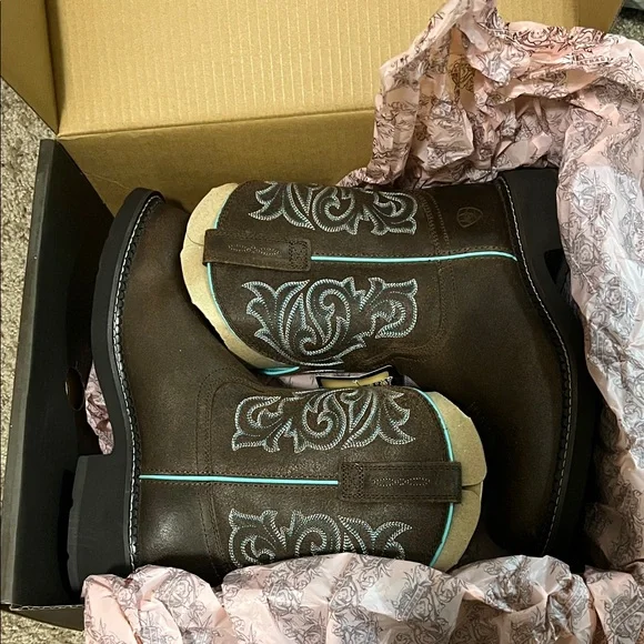 Ariat Brown Boots with Turquoise Accents - Picture 1 of 5